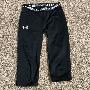 Under Armour youth capris.